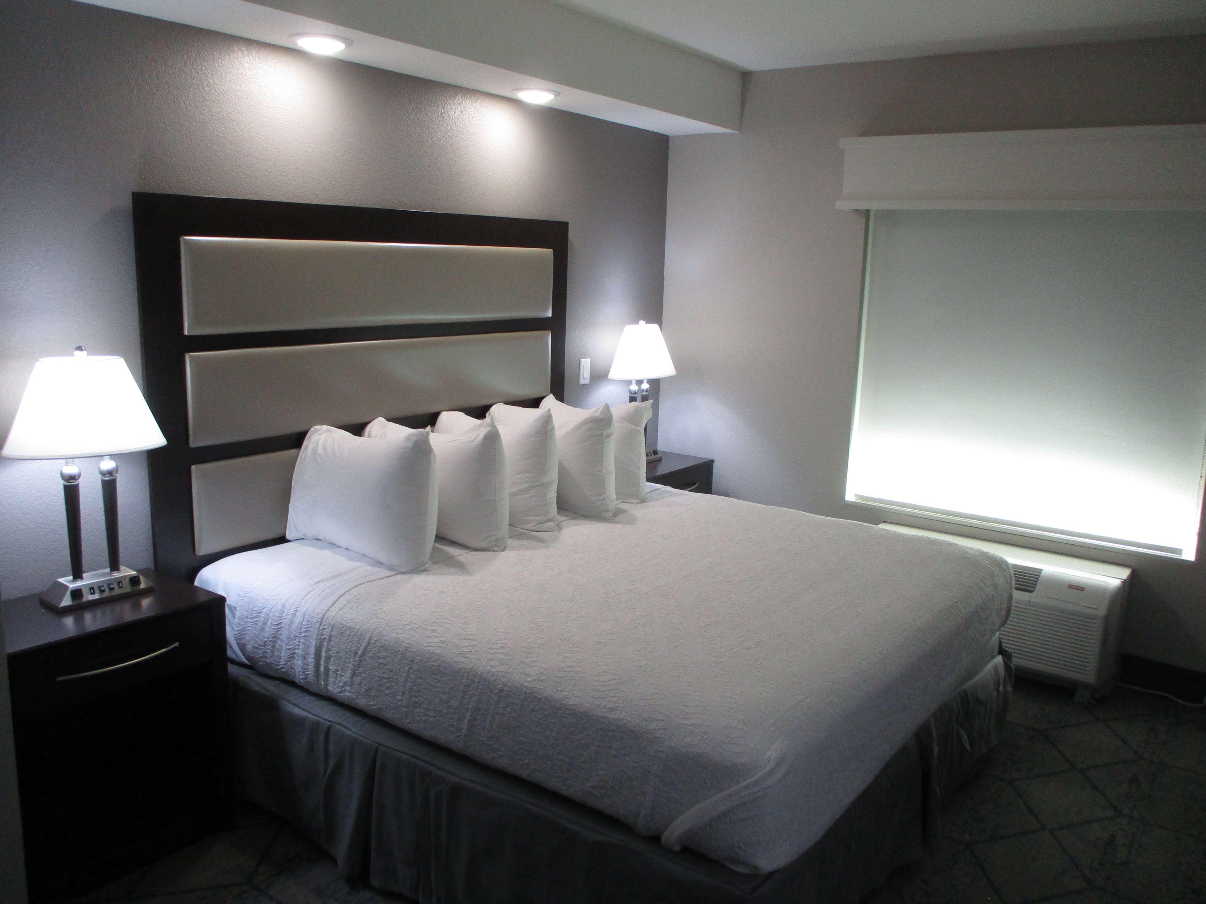 Best Western Plus Mcpherson Dış mekan fotoğraf